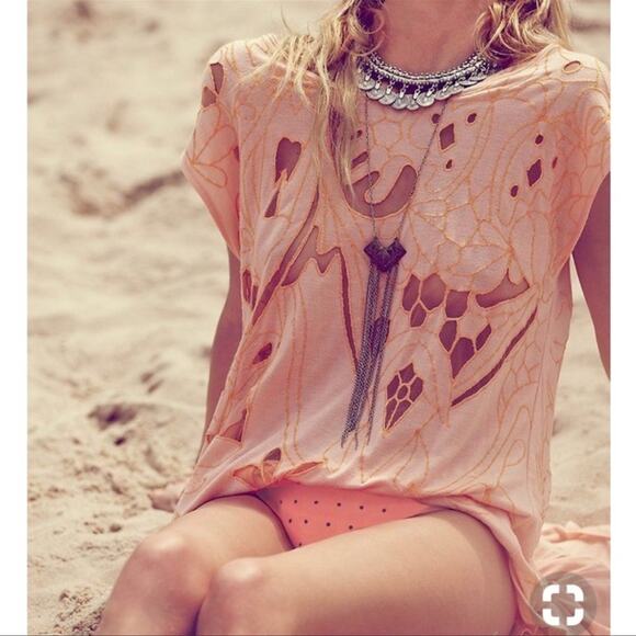 Free People Tops - Free people NEW ROMANTICS High Noon Tea Top in Peach Small